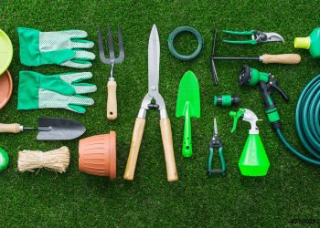 How to Choose the Right Landscaping Tools